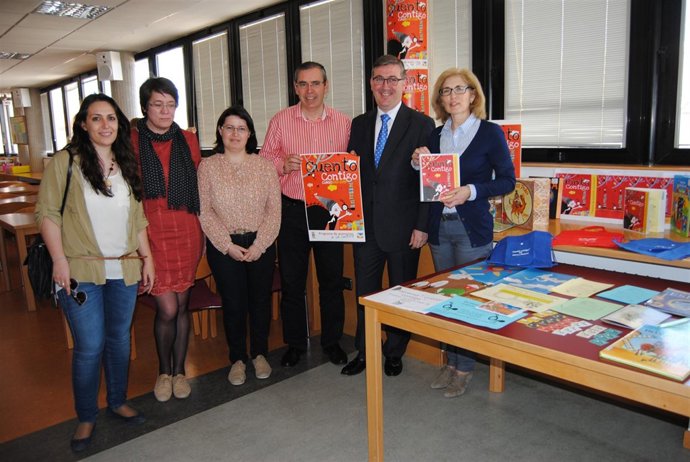 Marín en la biblioteca de 'La Roda'