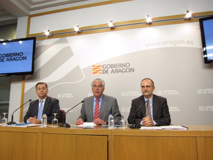 Bistuer, Suárez y López Cabeza en la presentación del informe sobre atropellos