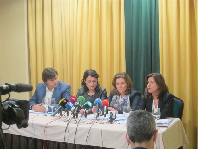 Los controladores aéreos de Santiago analizan la sentencia de Vázquez Taín