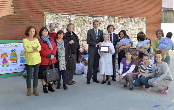 El alcalde en la guardería Marqués de Valterra del Barrio Pesquero