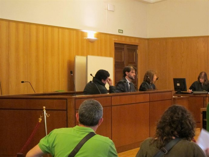 El condenado, momentos antes de escuchar la sentencia condenatoria.