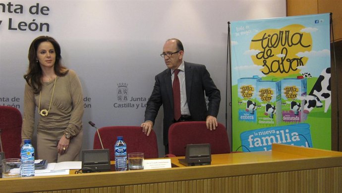 La consejera Silvia Clemente, junto al director general de Medio Ambiente