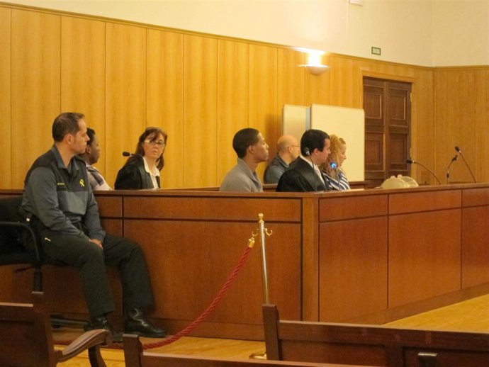 Los acusados, durante el juicio celebrado hoy en Valladolid 