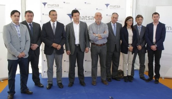 Represantes políticos en el inicio de la ampliación de Matsa en Almonaster.