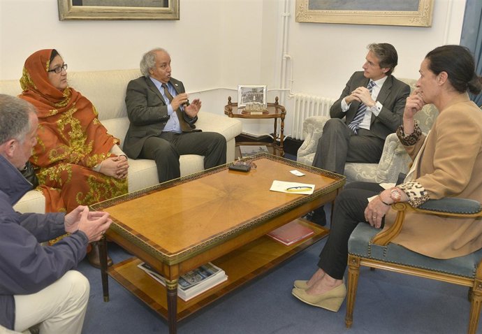 De la Serna y el ministro de Cooperación de República Saharaui, Brahim Mojtar