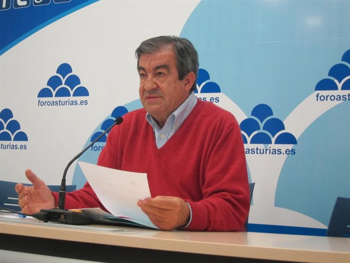 Francisco Álvarez Cascos en rueda de prensa. 