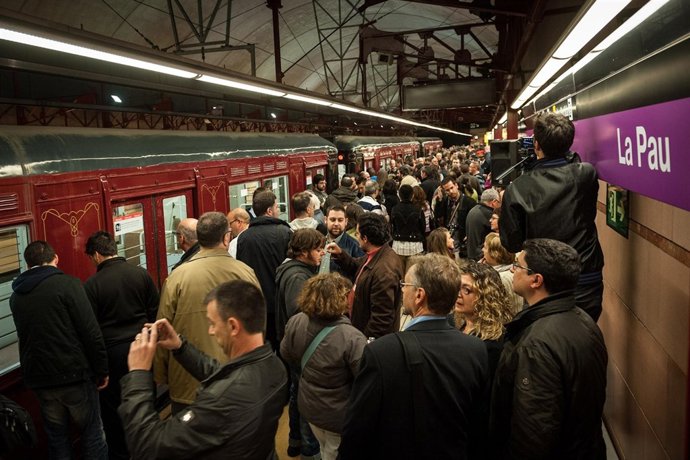 Viaje Con El Primer Metro De Barcelona