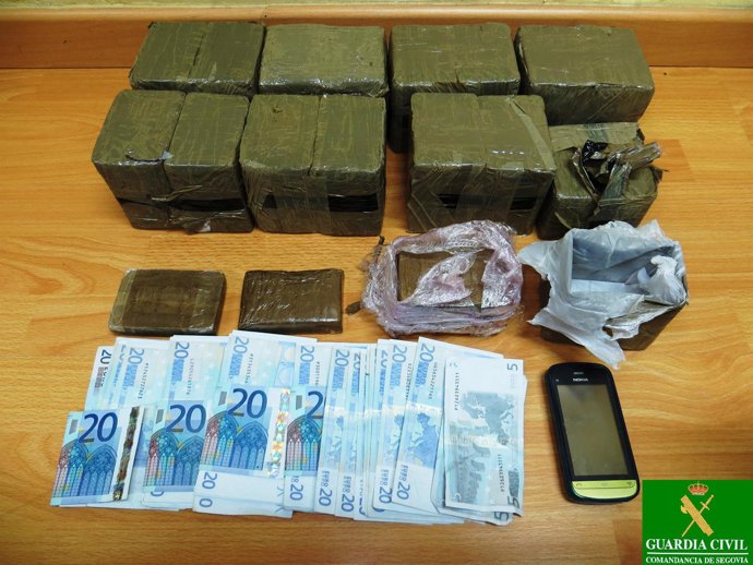 Droga y dinero intervenidos