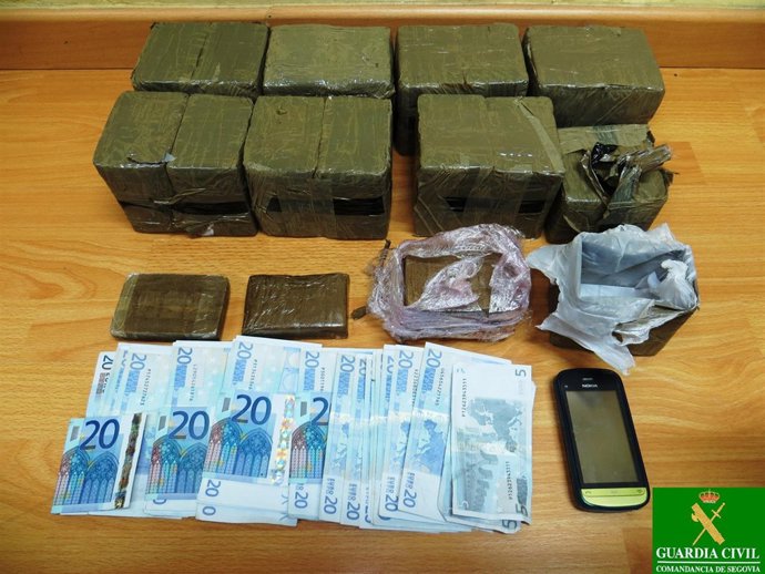 Droga y dinero intervenidos