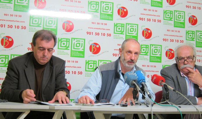 Dacio Alonso, Paco Ramos Y Vicente Gutiérrez En Rueda De Prensa