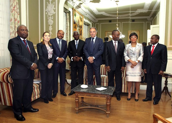 Ana Pastor en el foro España-Angola