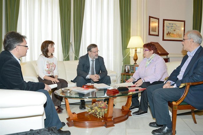 De Lara y los responsables de Cruz Roja