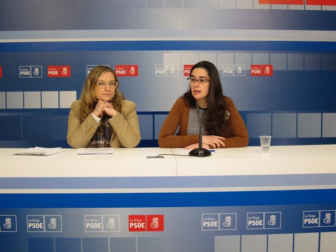 Las socialistas Emilia Fernández y Elisa Garrido