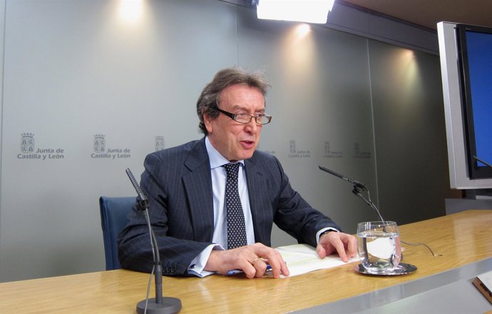 De Santiago-Juárez en la rueda de prensa del Consejo de Gobierno