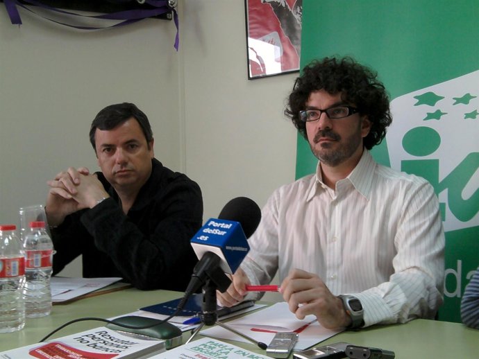 El coordinador local de IU Parla, Jesús Saíz, y el coordinador regional de IU-CM