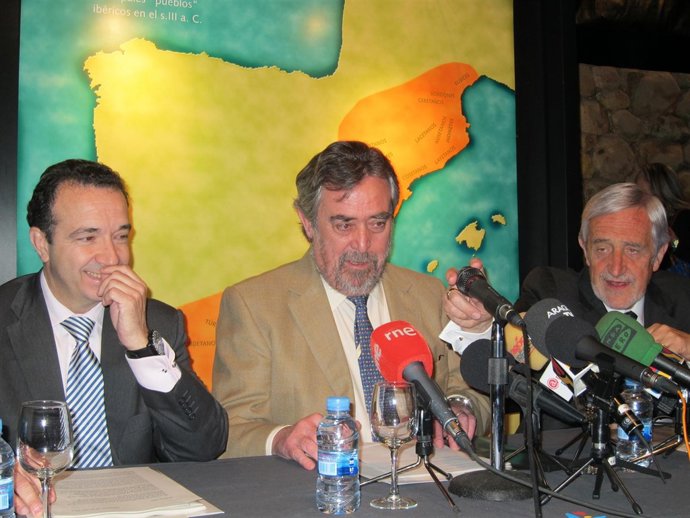 El alcalde de Zaragoza y el secretario general de Obra Social 'la Caixa'