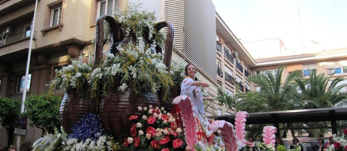 Carroza Del Bando De La Huerta En El Desfile 'Murcia En Primavera'