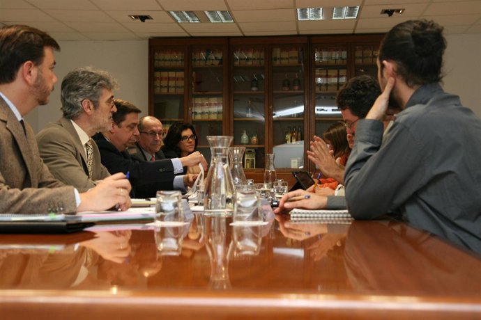 Planas con representantes de organizaciones ecologistas