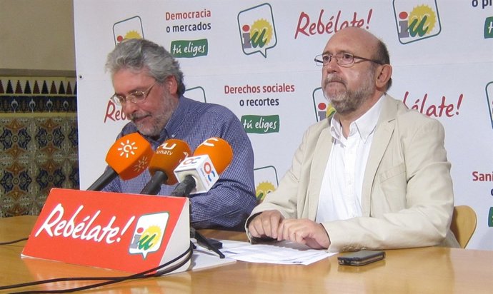 El edil Sebastián Terrada (IU) e Ignacio García, parlamentario andaluz de IU