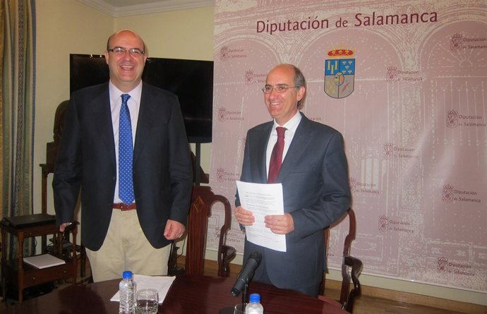 El presidente y el vicepresidente presentan los proyectos de carreteras