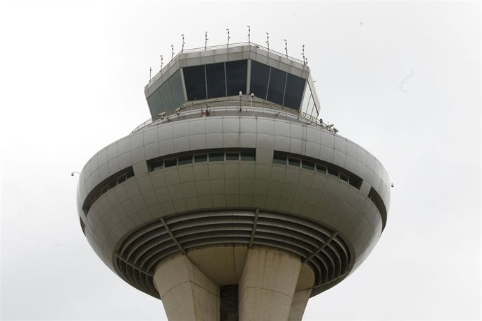 Torre De Control, Controladores Aéreos
