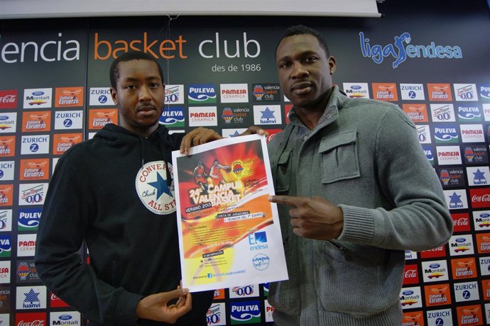 Pietrus y Abia, campus del Valencia Basket