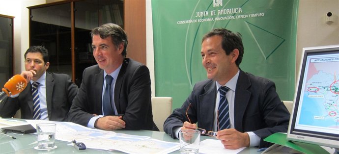 Rafael Márquez, Vicente Fernandez y Jorge Fernández, hoy en rueda de prensa.