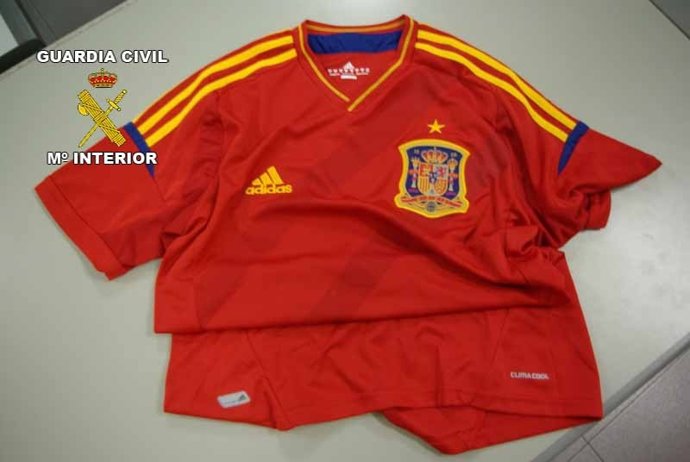 Camiseta de la Selección Española de fútbol falsificada