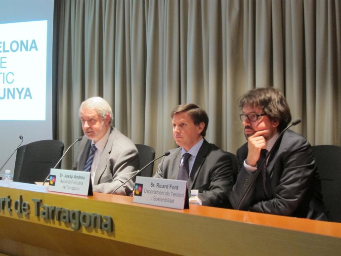 F.Tarradellas (CE), J.Andreu (APT) y R.Font (secr. De Territorio y Movilidad)
