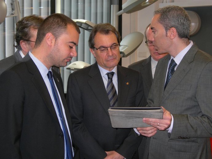 El alcalde de Terrassa, J.Ballart,  Artur Mas y el dtor gral de Lamp, I.Cusidó