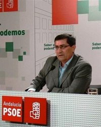 El PSOE pide a Rajoy que "dé la cara" y aclare sus planes sobre la llegada del AVE a Granada