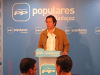 El PP dice que el camino marcado por el Gobierno hará que los "malos" datos de paro se conviertan en "buenos"