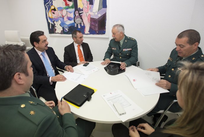 Reunión de la Comisión Mixta Diputación.Guardia Civil