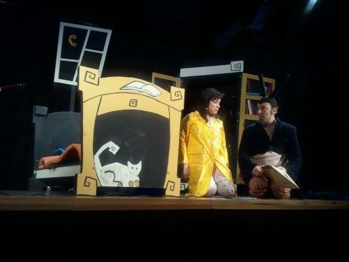 CULTURA E EDUCACIÓN LEVA 'A NENA E O GRILO NUN BARQUIÑO' E MAIS 'AS POMBAS DE CA