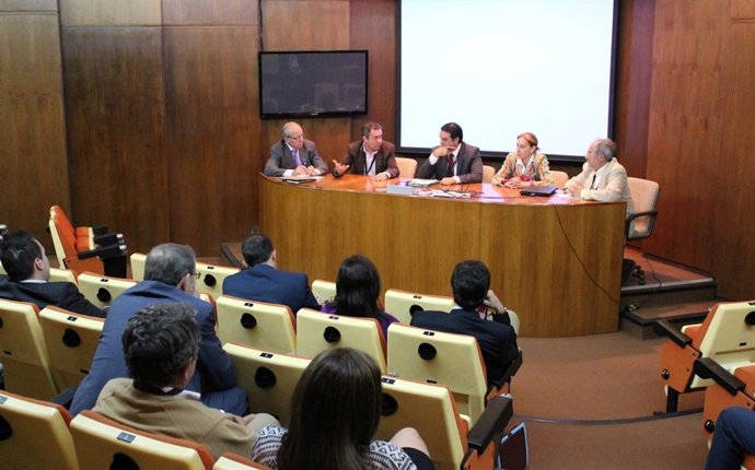 Espadas durante la reunión