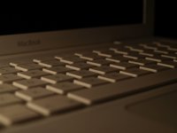 Detenido un hombre en Granollers por un ciberataque que colapsó Internet mundialmente