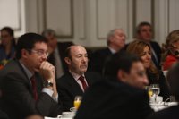Rubalcaba contesta a Rajoy que más que "paciencia" hay que tener "urgencia" para "hacer algo" y cambiar la situación