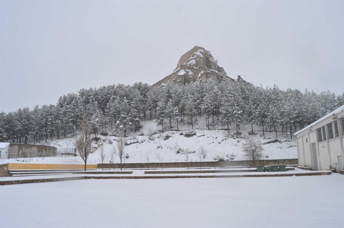 Morella cubierta de nieve