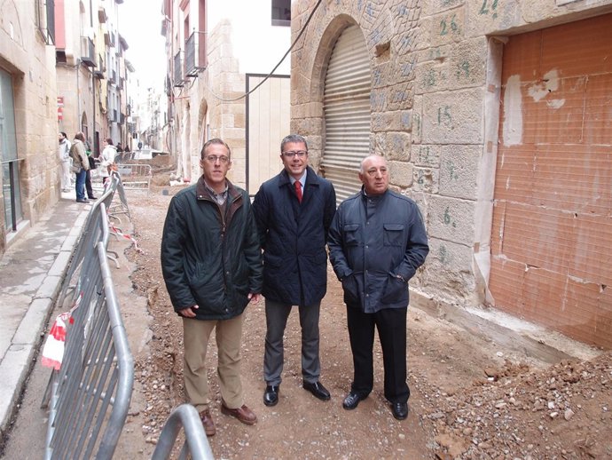 Los concejales, en la calle Herrerías en obras      