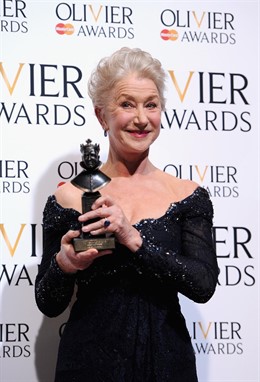 La actriz Helen Mirren recibe el premio Olivier
