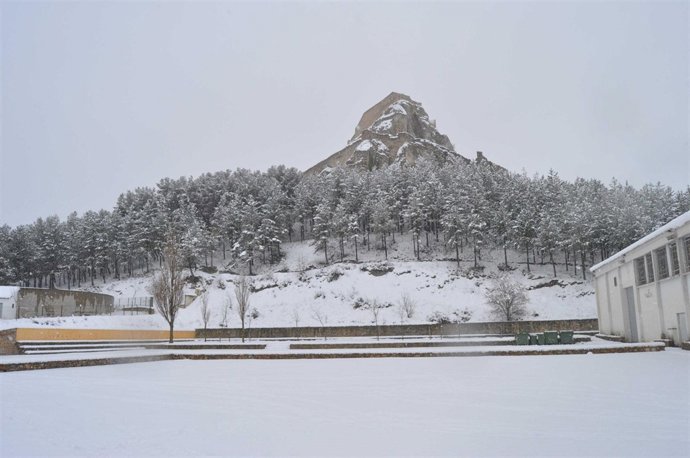 Morella cubierta de nieve