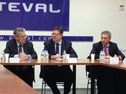 Puig con el presidente de Ateval en Ontinyent (Valencia)