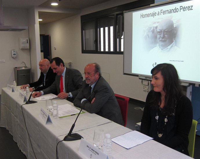 León de la Riva y José Rolando Álvarez en el homenaje a Fernando Pérez
