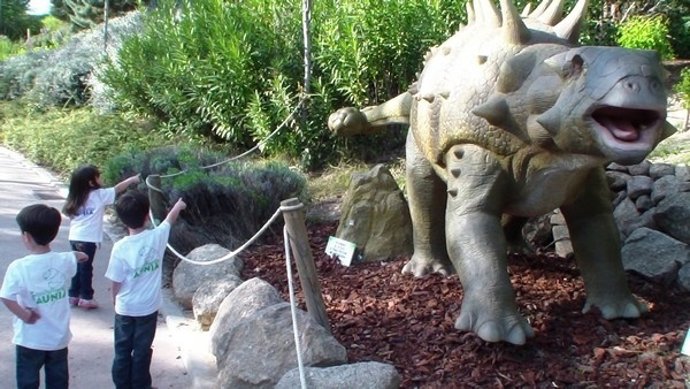 Día sin cole entre dinosaurios