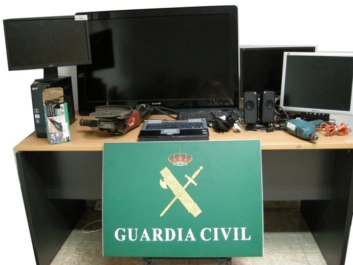 Material incautado por la Guardia Civil