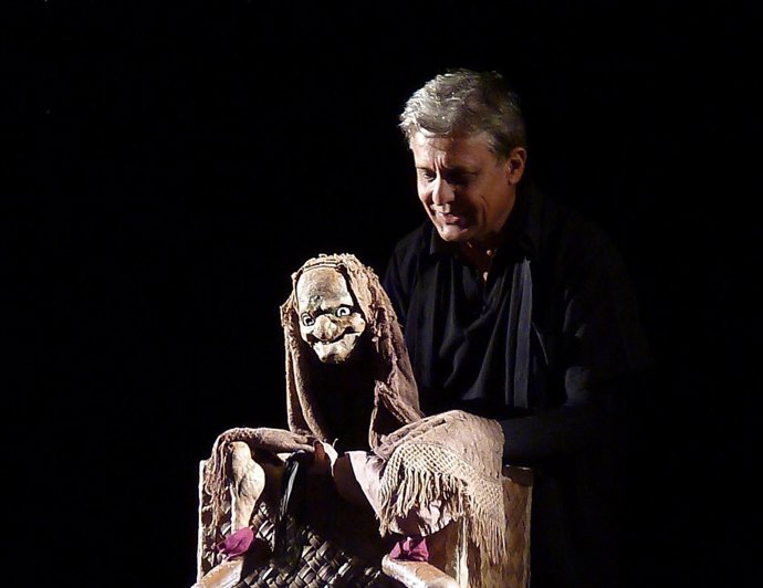 Representación de títeres en Valderrubio