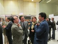 Cortés cree que "es normal y sano" que haya una sociedad civil organizada "crítica y que se movilice"