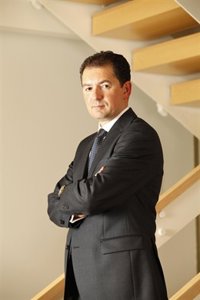 Popular dice que Sáenz ha sido un "excelente" profesional con cualidades "especiales" en banca