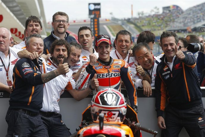 Marc Márquez con el equipo MOTOGP
