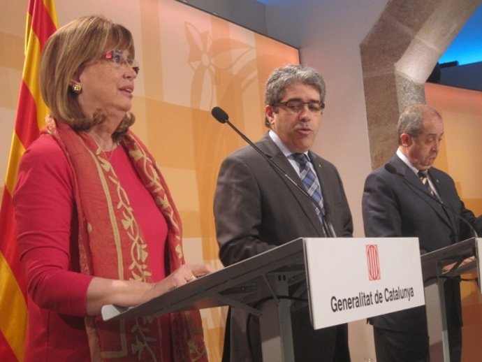 Irene Rigau, Francesc Homs y Felip Puig, tras el Consell Executiu